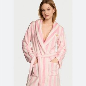 Victoria's Secret Pink & White Striped Plush Shawl Robe